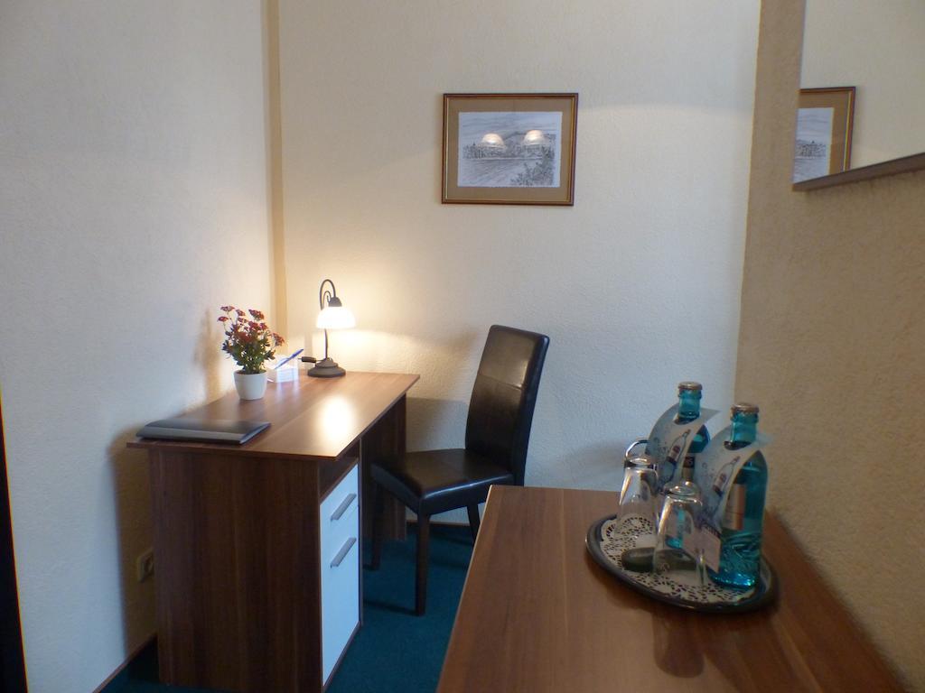 Hotel Friedchen Mit Eigener Fleischerei Artern Habitación foto